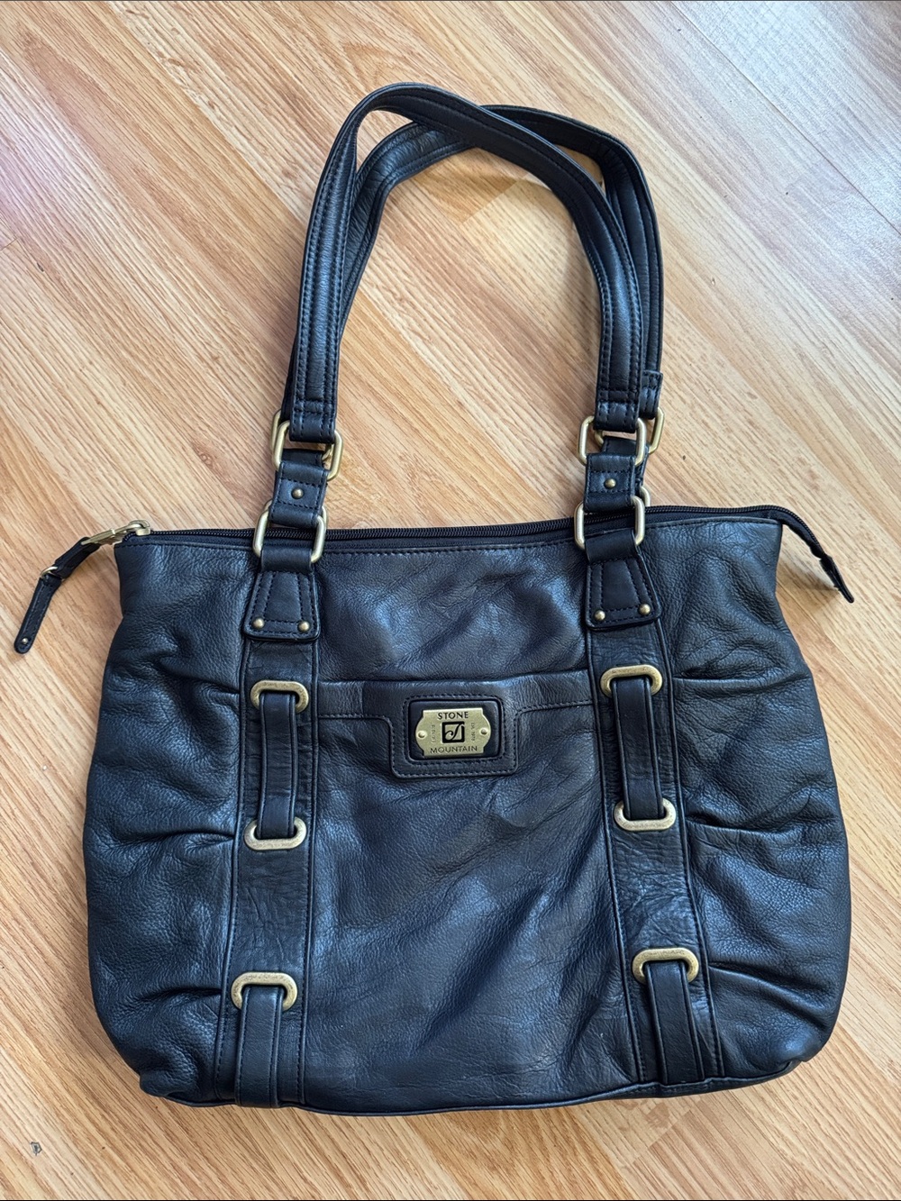 Stone Mountain Accessories Leather Tote with Brass Accents 🔅